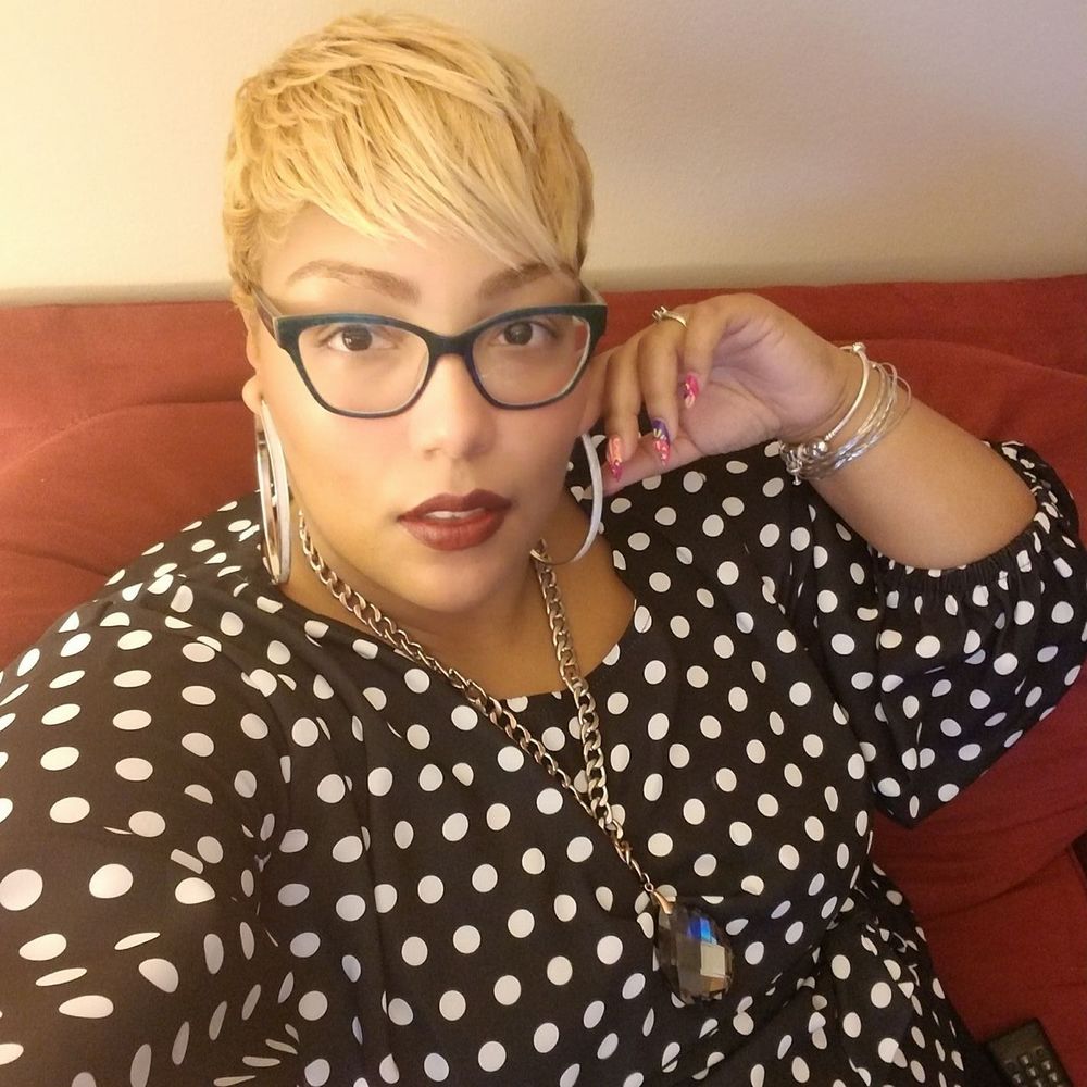 Meet your Posher, Angela